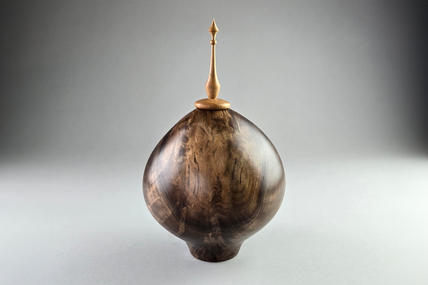 Walnut Hollow Form w/Pecan Finial